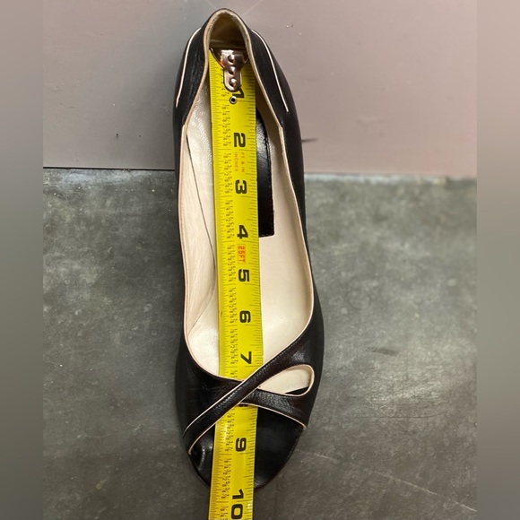 Marc Jacobs Black Open Toe Slip On Leather Heels - Picture 11 of 11